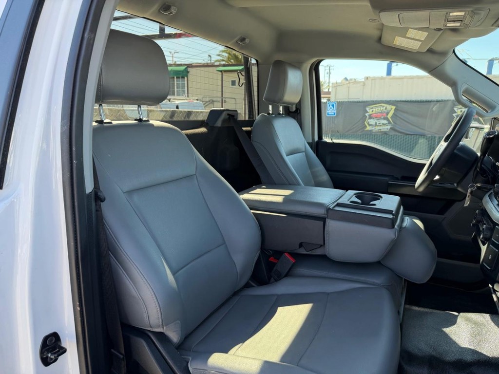 Ford F-150 Vehicle Full-screen Gallery Image 22