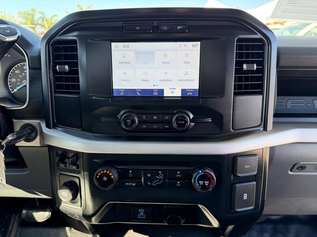 Ford F-150 Vehicle Full-screen Gallery Image 24