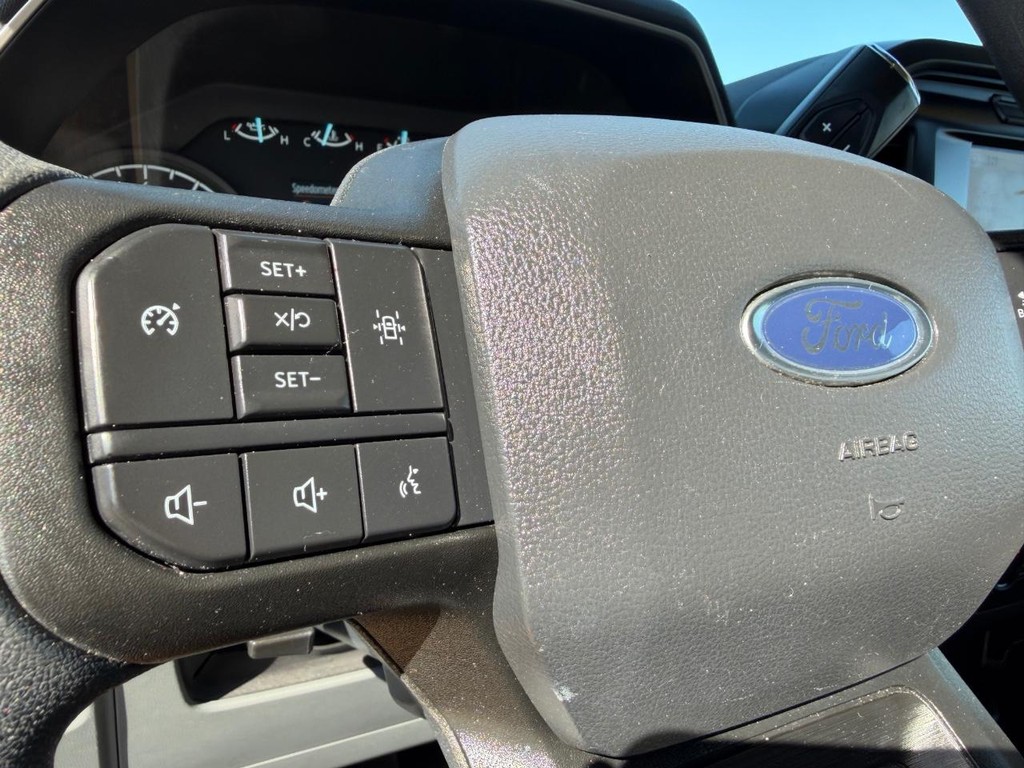 Ford F-150 Vehicle Full-screen Gallery Image 26