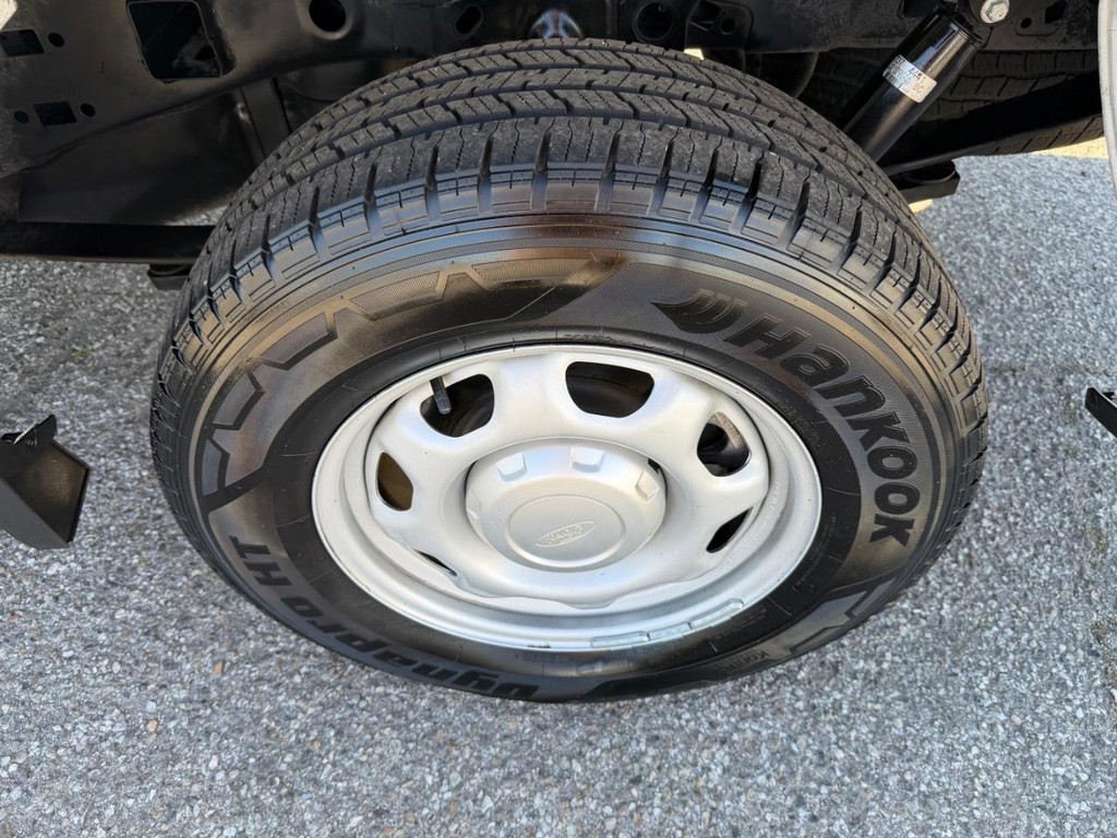 Ford F-150 Vehicle Full-screen Gallery Image 35