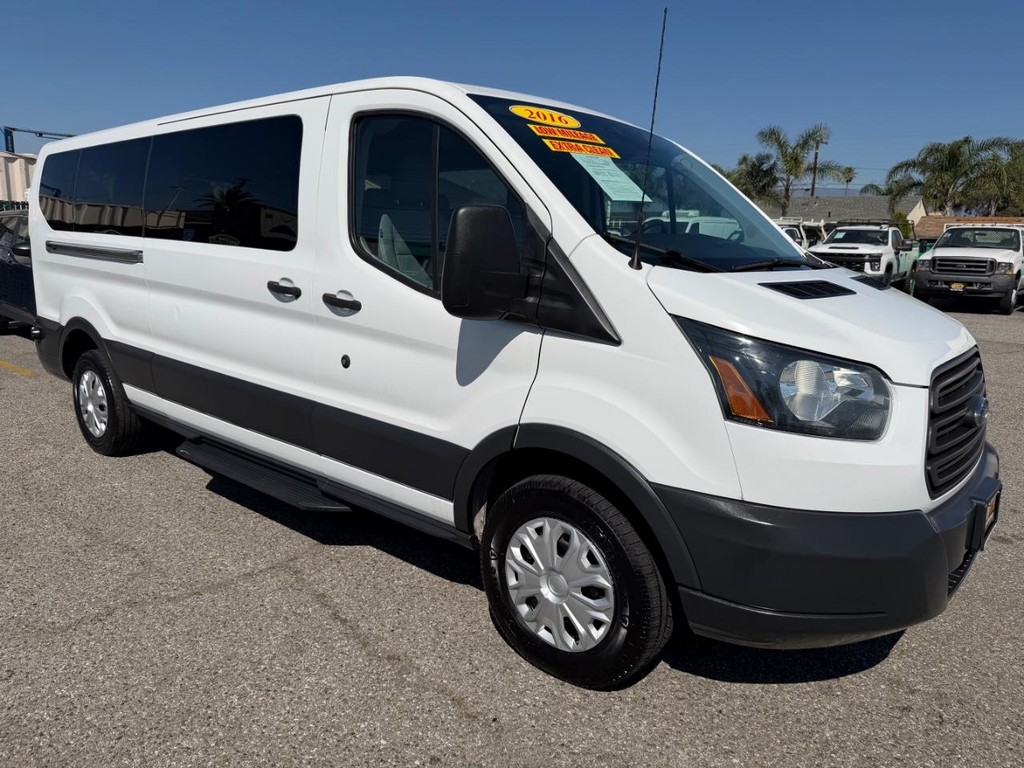 Ford Transit 350 Vehicle Full-screen Gallery Image 03