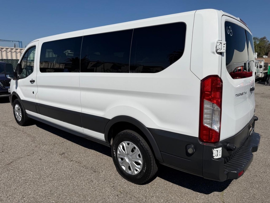 Ford Transit 350 Vehicle Full-screen Gallery Image 09