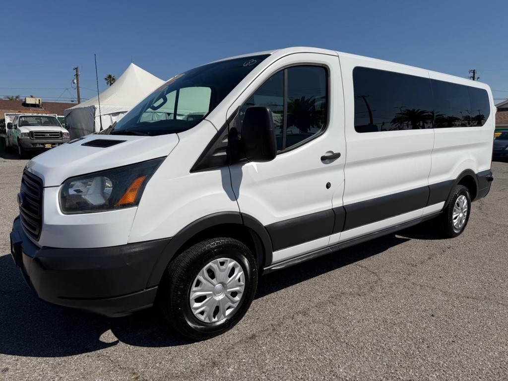 Ford Transit 350 Vehicle Full-screen Gallery Image 12