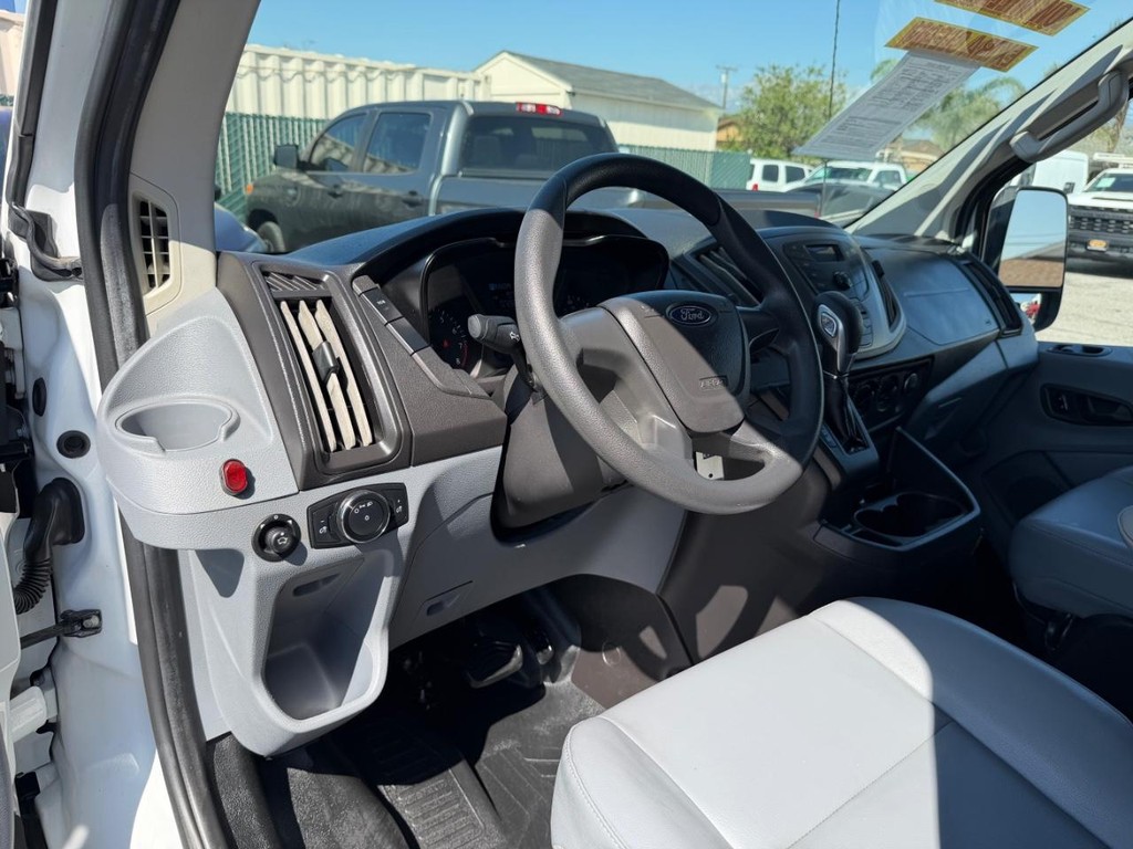 Ford Transit 350 Vehicle Full-screen Gallery Image 16