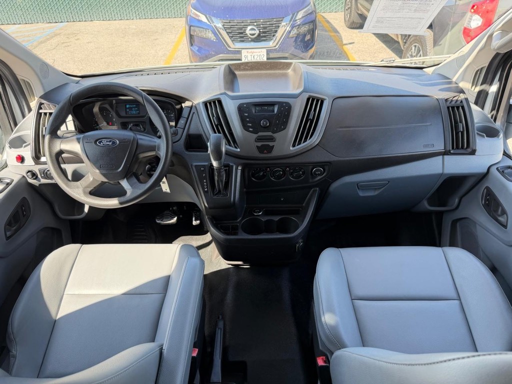 Ford Transit 350 Vehicle Full-screen Gallery Image 23