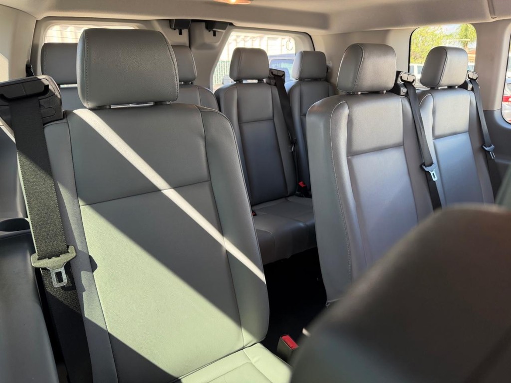 Ford Transit 350 Vehicle Full-screen Gallery Image 35