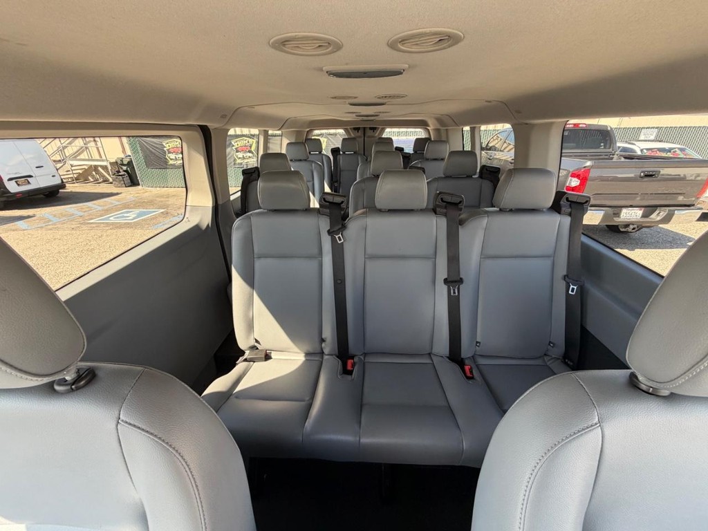 Ford Transit 350 Vehicle Full-screen Gallery Image 37