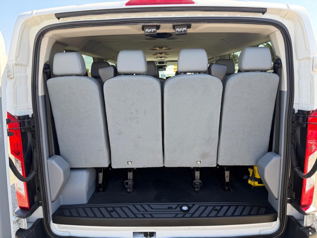 Ford Transit 350 Vehicle Full-screen Gallery Image 38