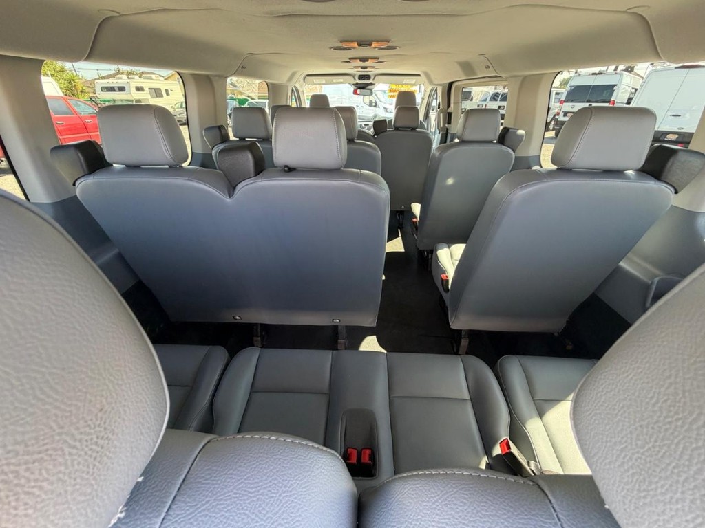 Ford Transit 350 Vehicle Full-screen Gallery Image 39