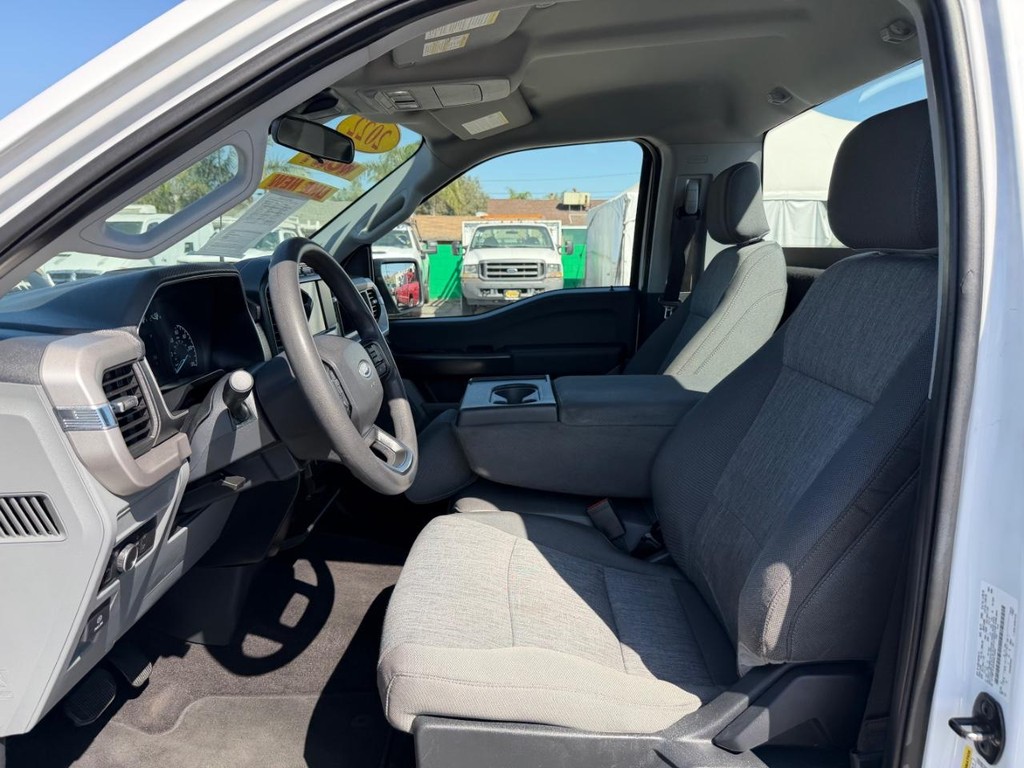 Ford F-150 Vehicle Full-screen Gallery Image 17