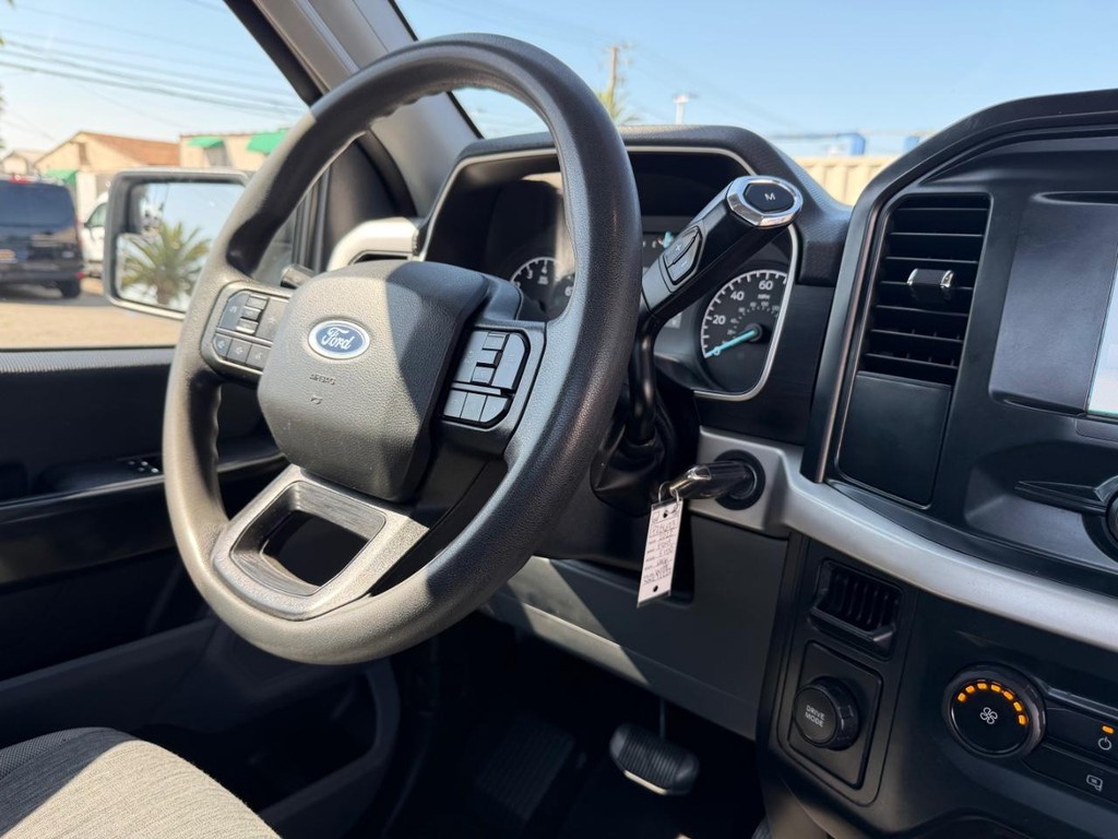 Ford F-150 Vehicle Full-screen Gallery Image 23