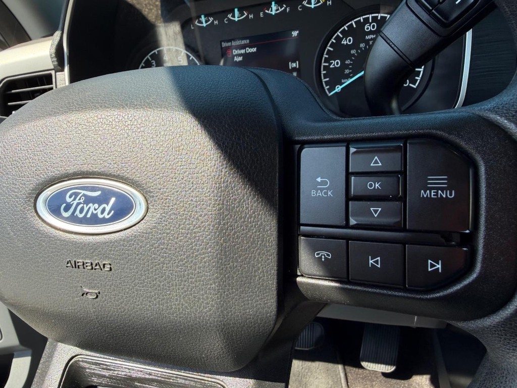 Ford F-150 Vehicle Full-screen Gallery Image 29