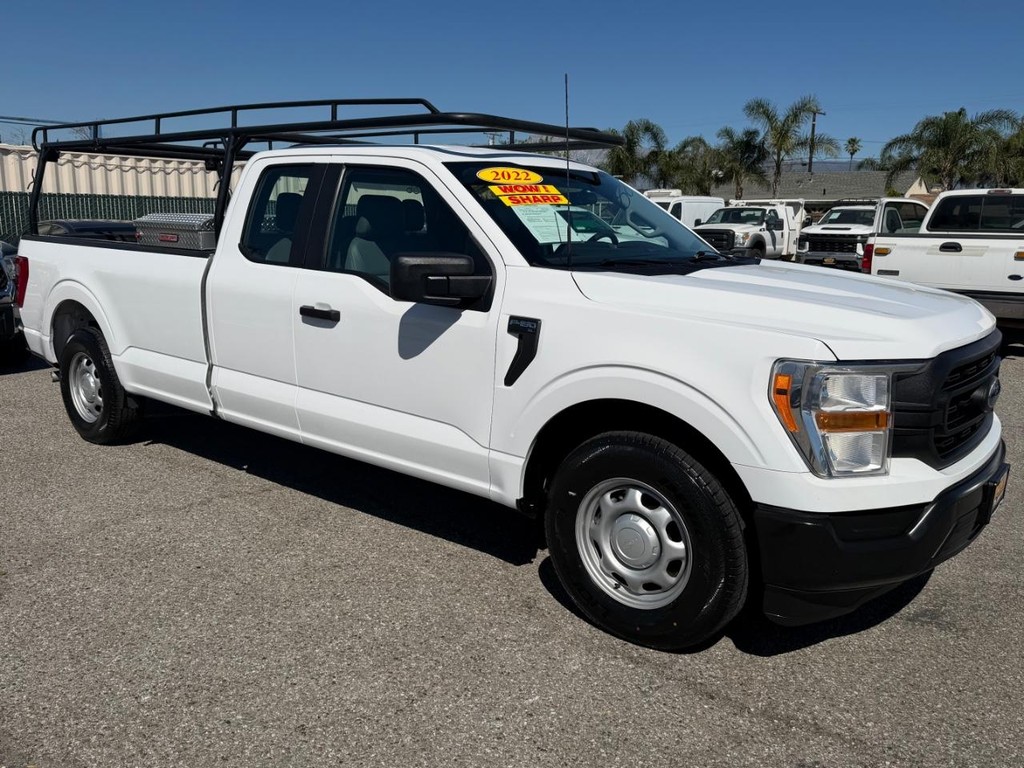 Ford F-150 Vehicle Full-screen Gallery Image 03