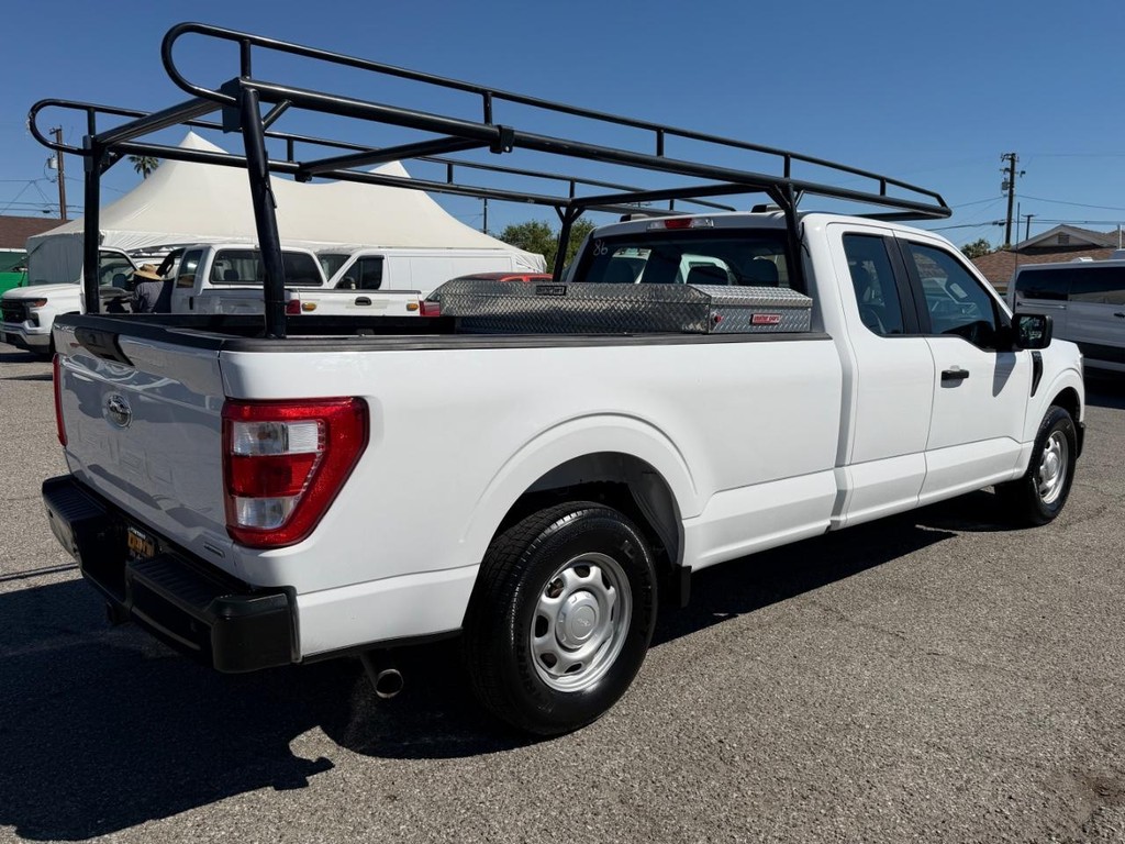 Ford F-150 Vehicle Full-screen Gallery Image 06