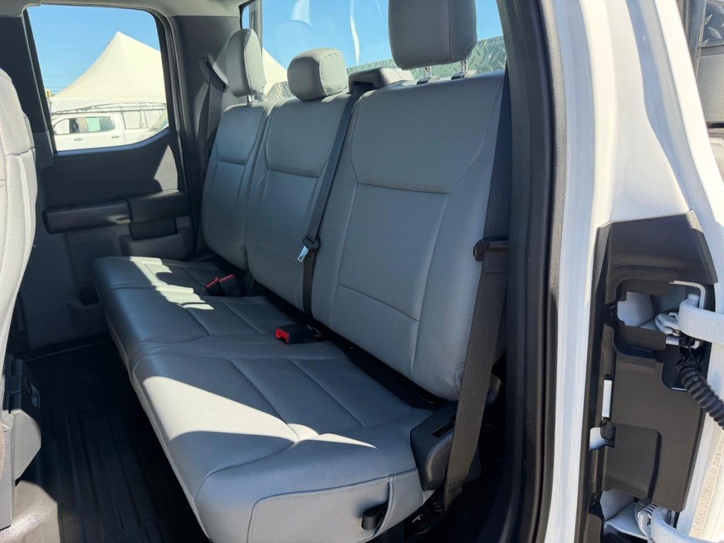 Ford F-150 Vehicle Full-screen Gallery Image 20