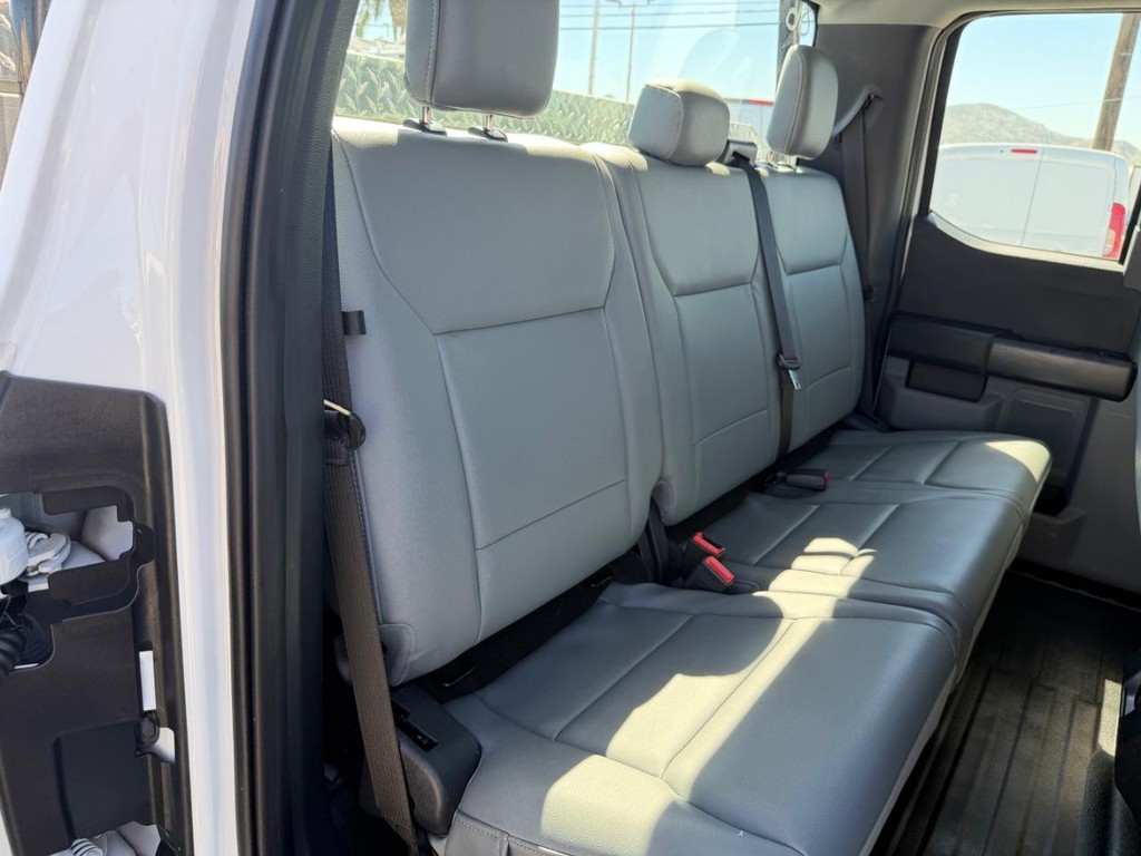 Ford F-150 Vehicle Full-screen Gallery Image 27