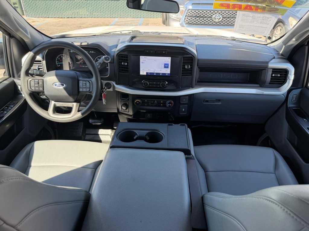 Ford F-150 Vehicle Full-screen Gallery Image 28