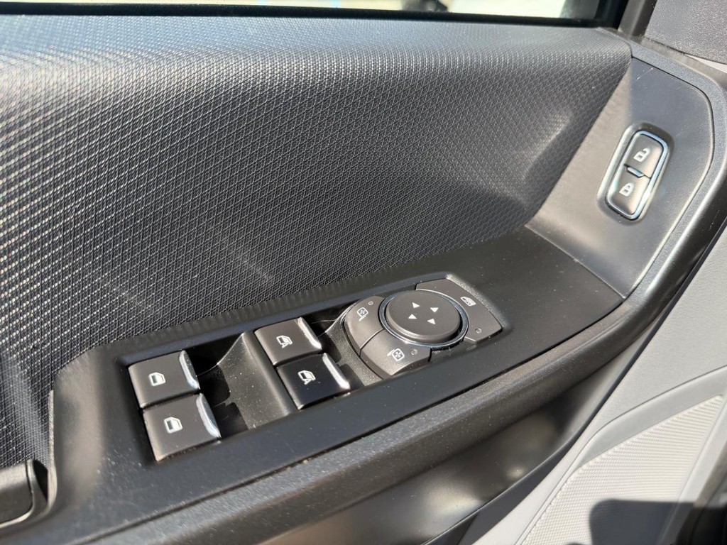 Ford F-150 Vehicle Full-screen Gallery Image 34