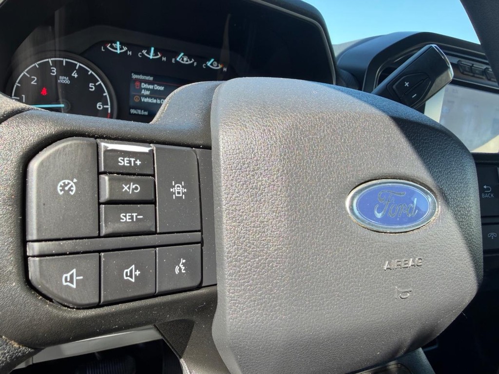 Ford F-150 Vehicle Full-screen Gallery Image 36