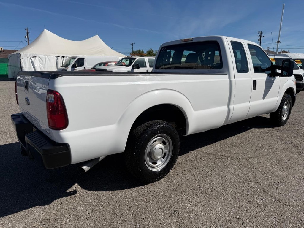 Ford F-250 Vehicle Full-screen Gallery Image 06
