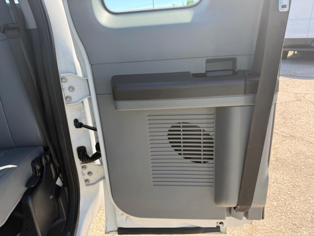 Ford F-250 Vehicle Full-screen Gallery Image 19