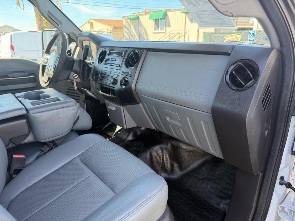 Ford F-250 Vehicle Full-screen Gallery Image 22