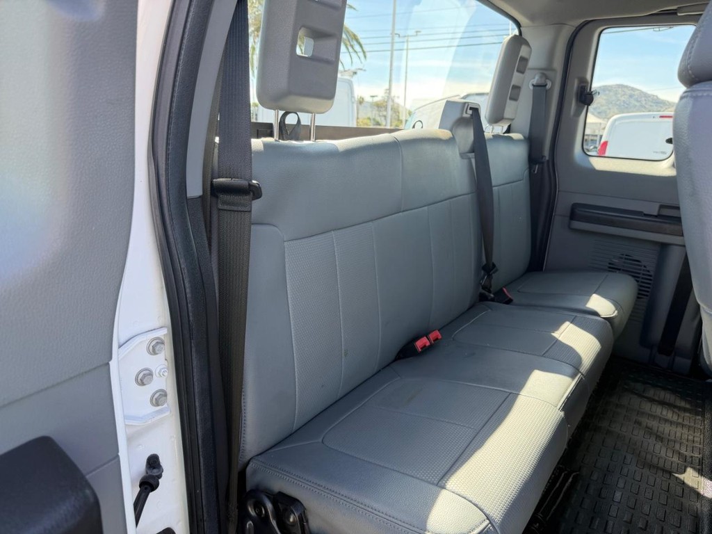 Ford F-250 Vehicle Full-screen Gallery Image 26