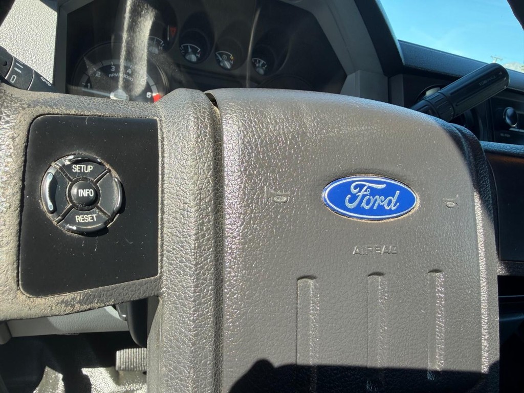 Ford F-250 Vehicle Full-screen Gallery Image 27