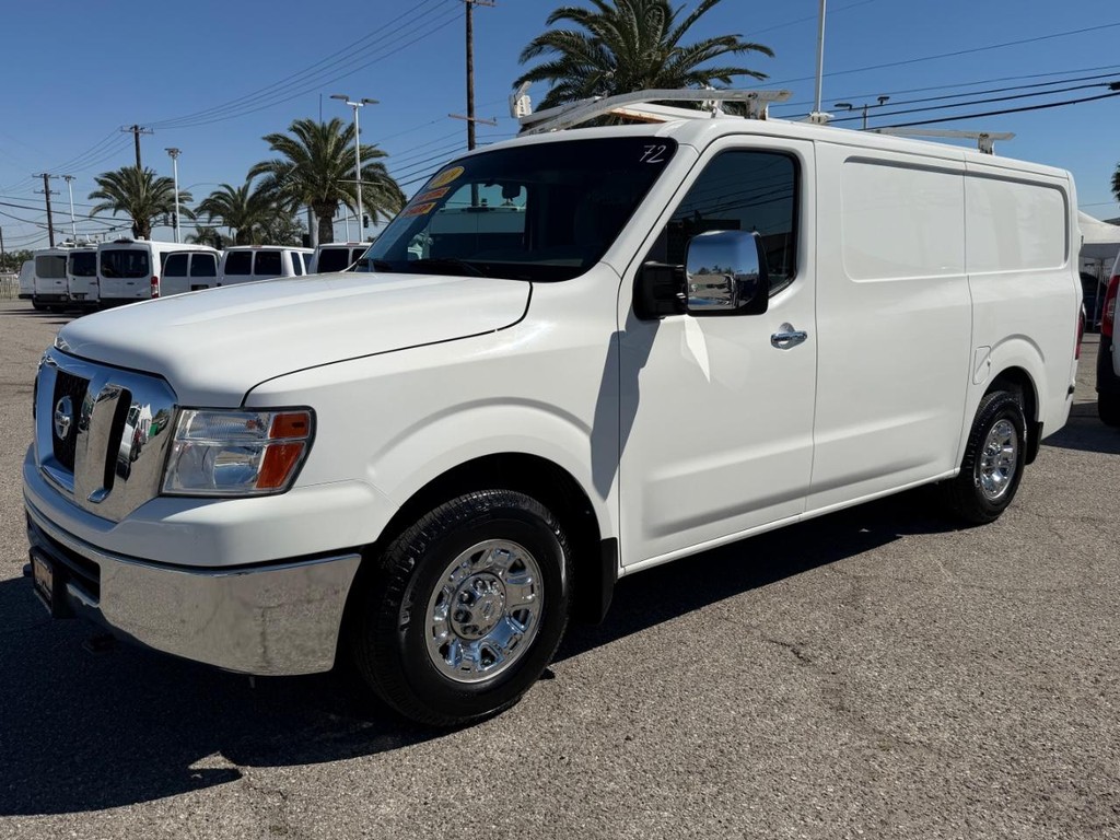 Nissan NV3500 Vehicle Full-screen Gallery Image 13