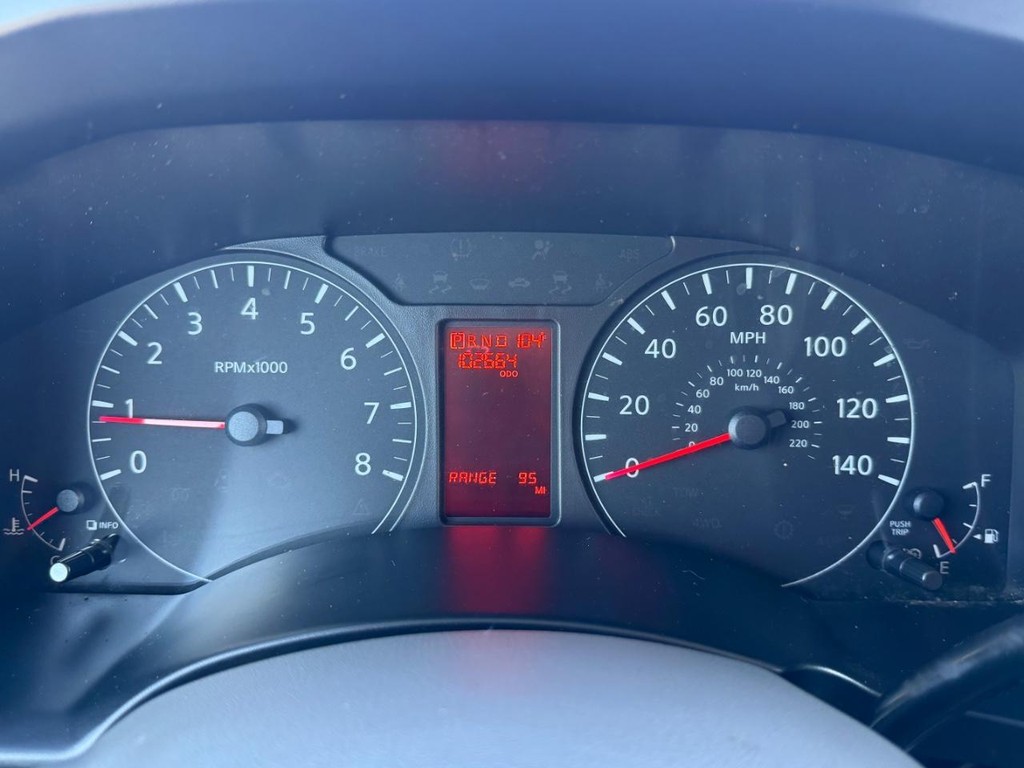 Nissan NV3500 Vehicle Full-screen Gallery Image 41