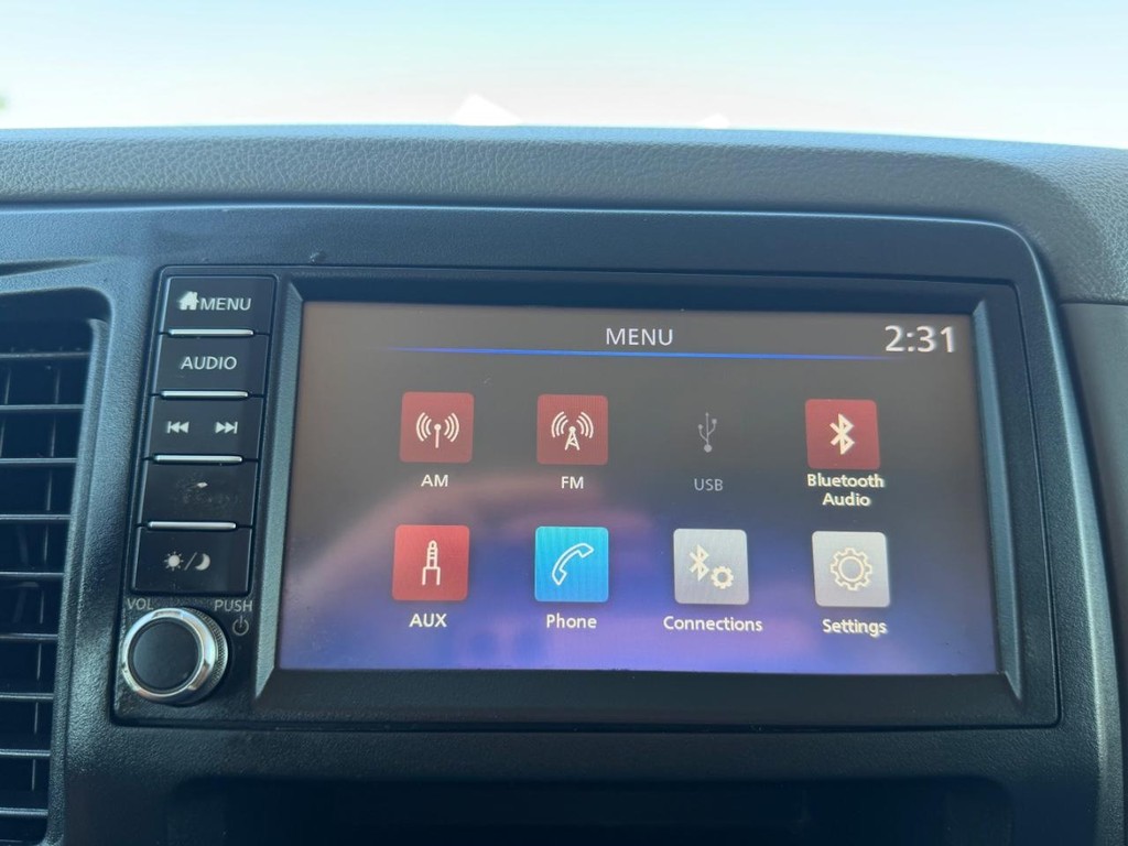 Nissan NV3500 Vehicle Full-screen Gallery Image 47