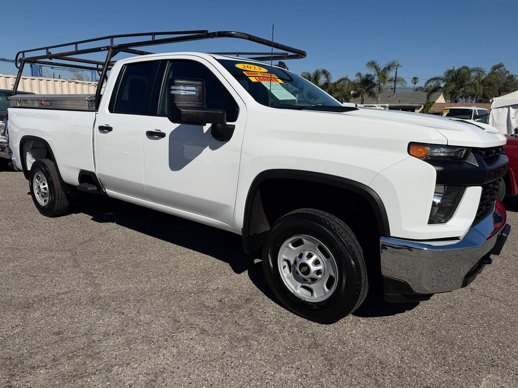 Chevrolet Silverado 2500HD Vehicle Full-screen Gallery Image 03
