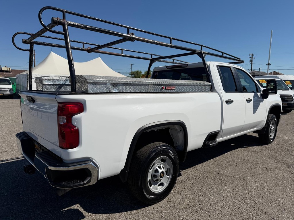 Chevrolet Silverado 2500HD Vehicle Full-screen Gallery Image 06