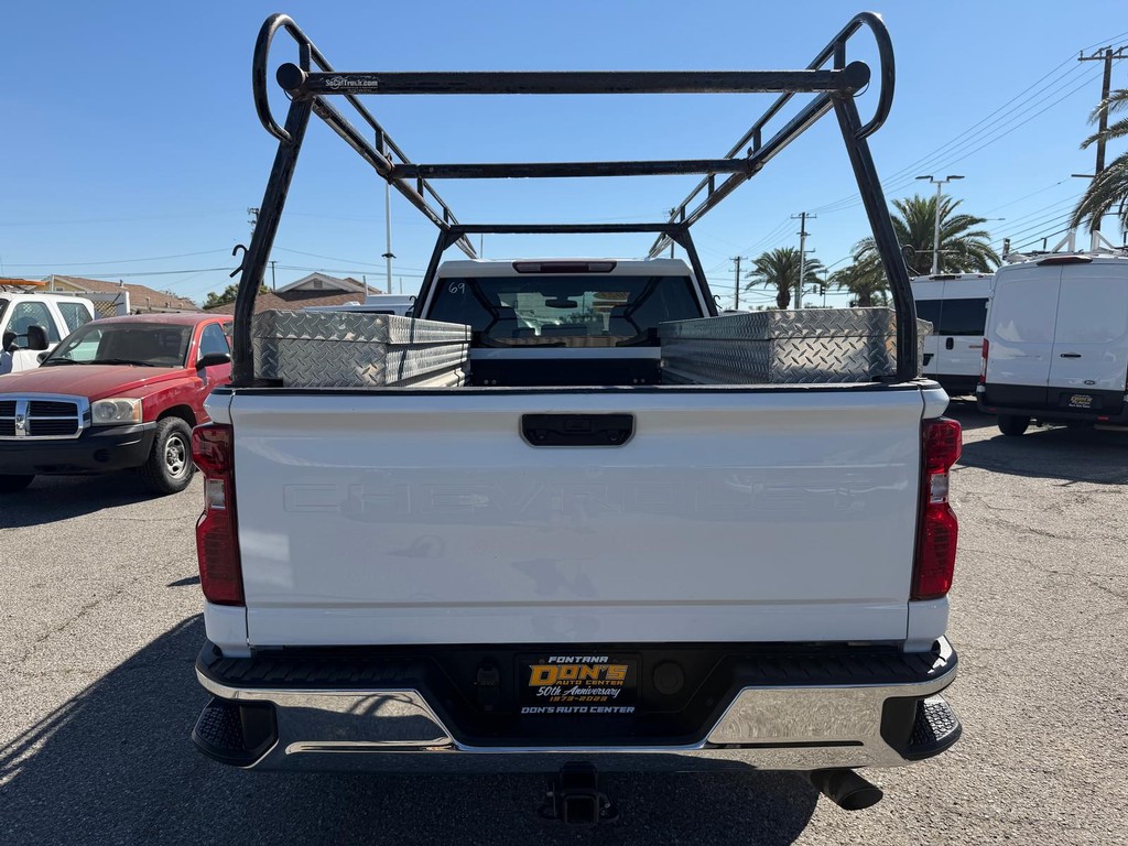 Chevrolet Silverado 2500HD Vehicle Full-screen Gallery Image 08