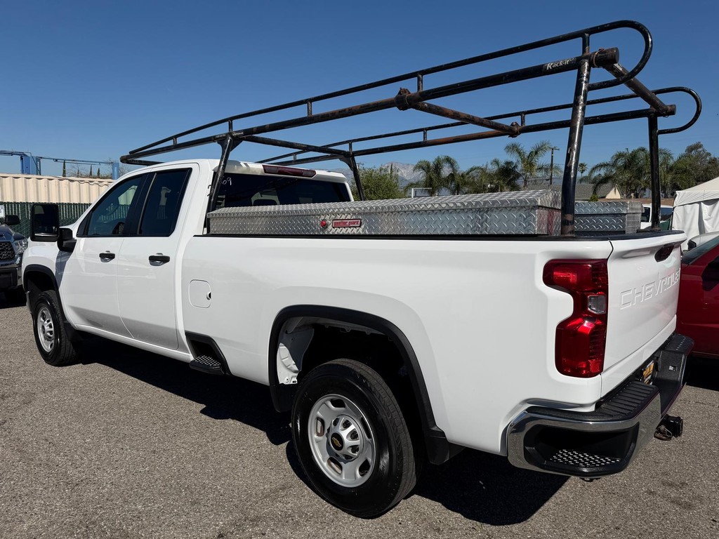 Chevrolet Silverado 2500HD Vehicle Full-screen Gallery Image 09