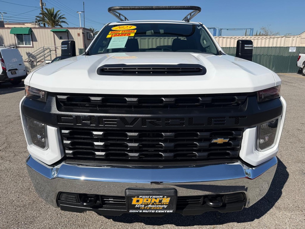 Chevrolet Silverado 2500HD Vehicle Full-screen Gallery Image 14