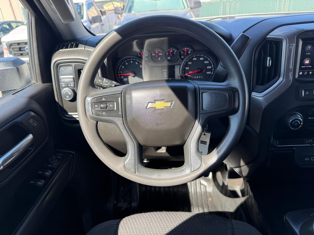 Chevrolet Silverado 2500HD Vehicle Full-screen Gallery Image 26