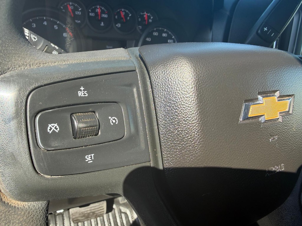 Chevrolet Silverado 2500HD Vehicle Full-screen Gallery Image 36