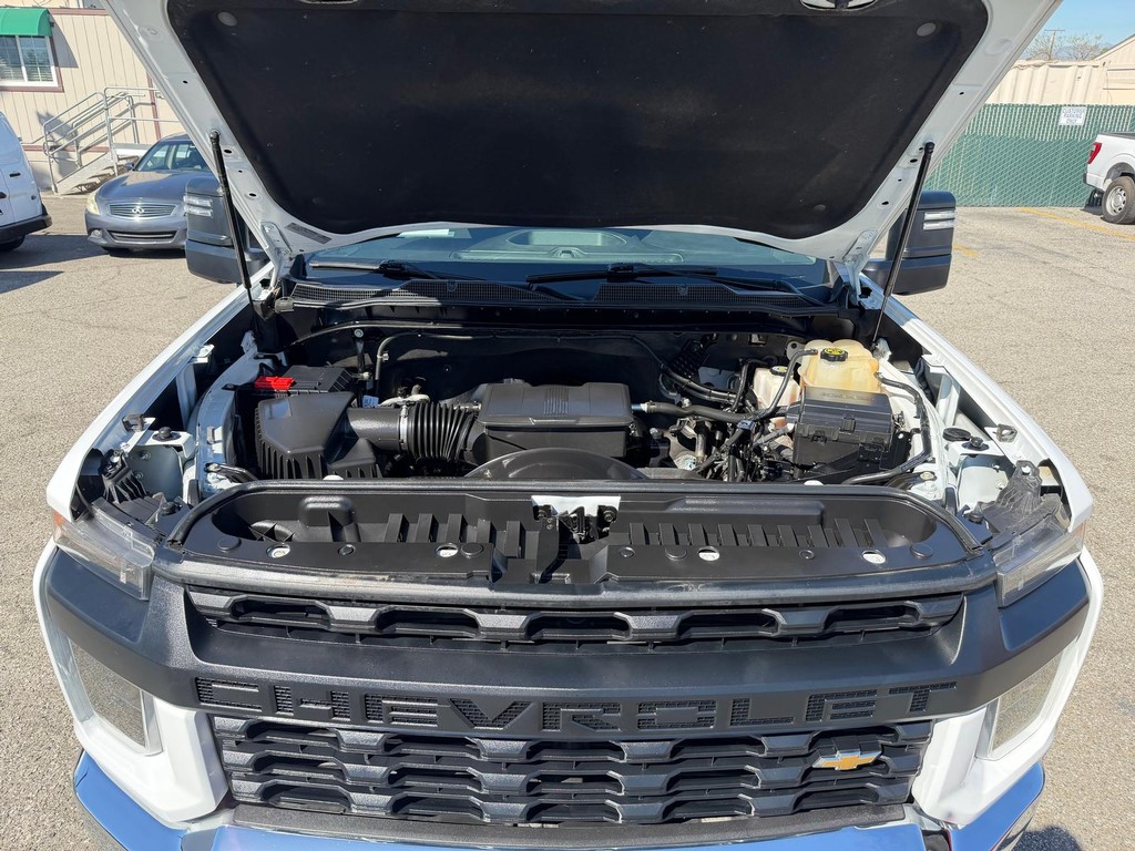 Chevrolet Silverado 2500HD Vehicle Full-screen Gallery Image 46