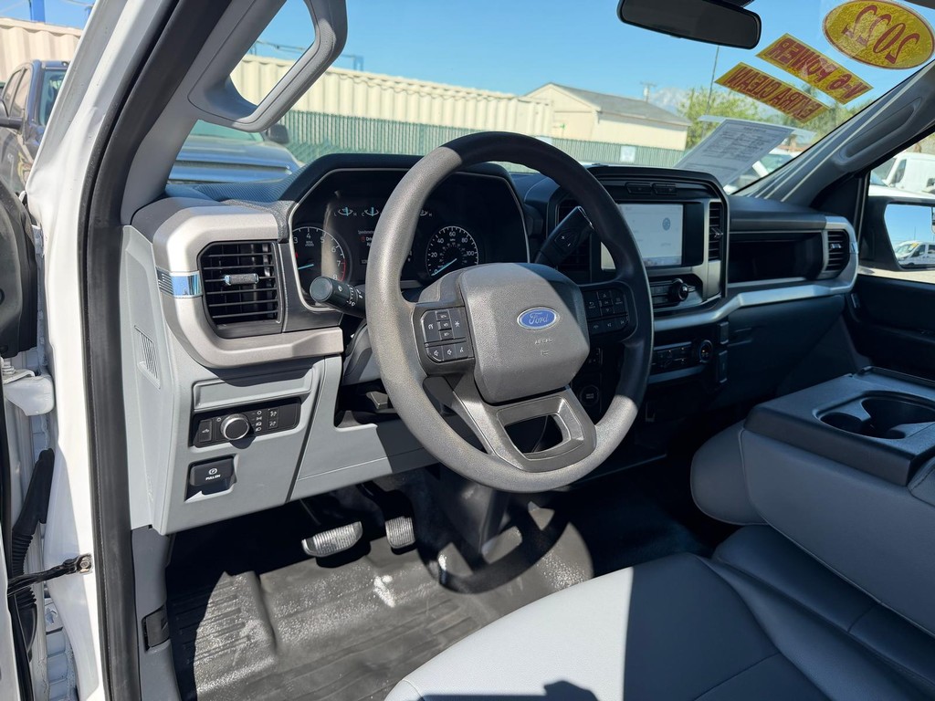 Ford F-150 Vehicle Full-screen Gallery Image 16