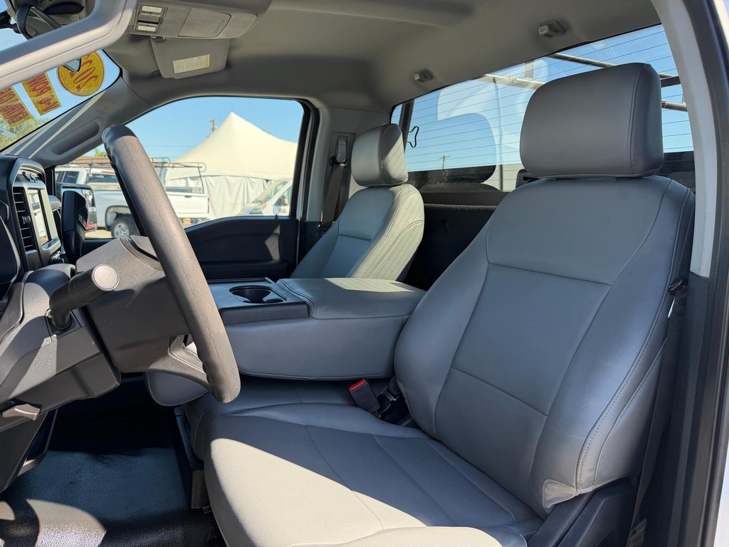 Ford F-150 Vehicle Full-screen Gallery Image 18