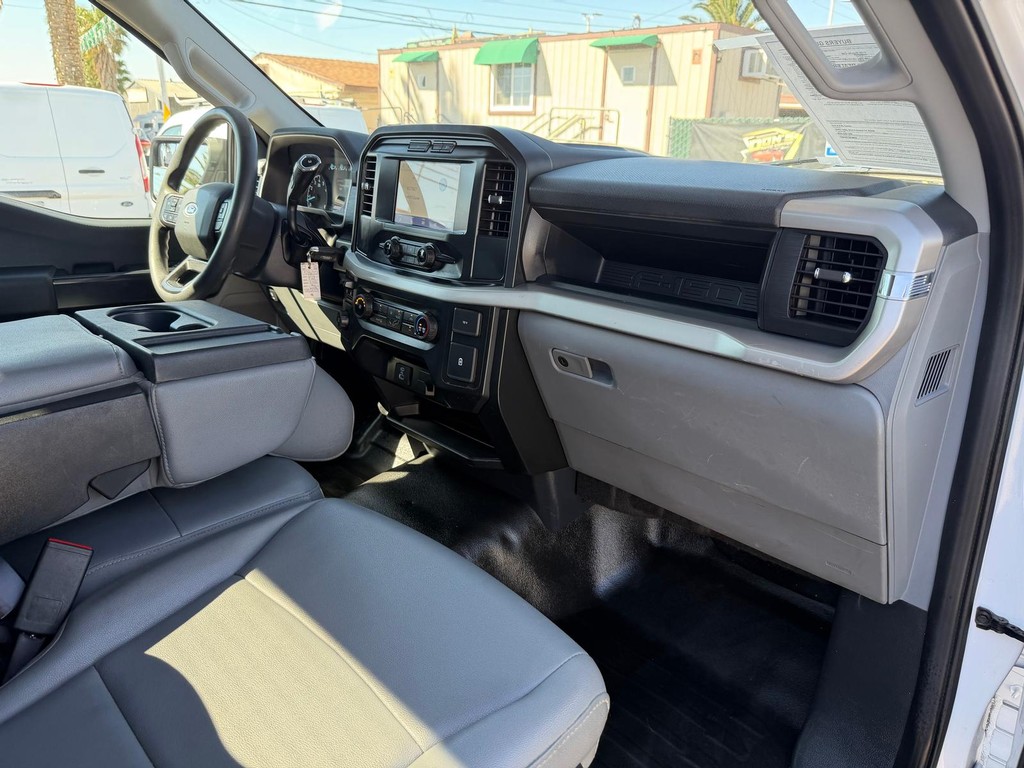 Ford F-150 Vehicle Full-screen Gallery Image 20