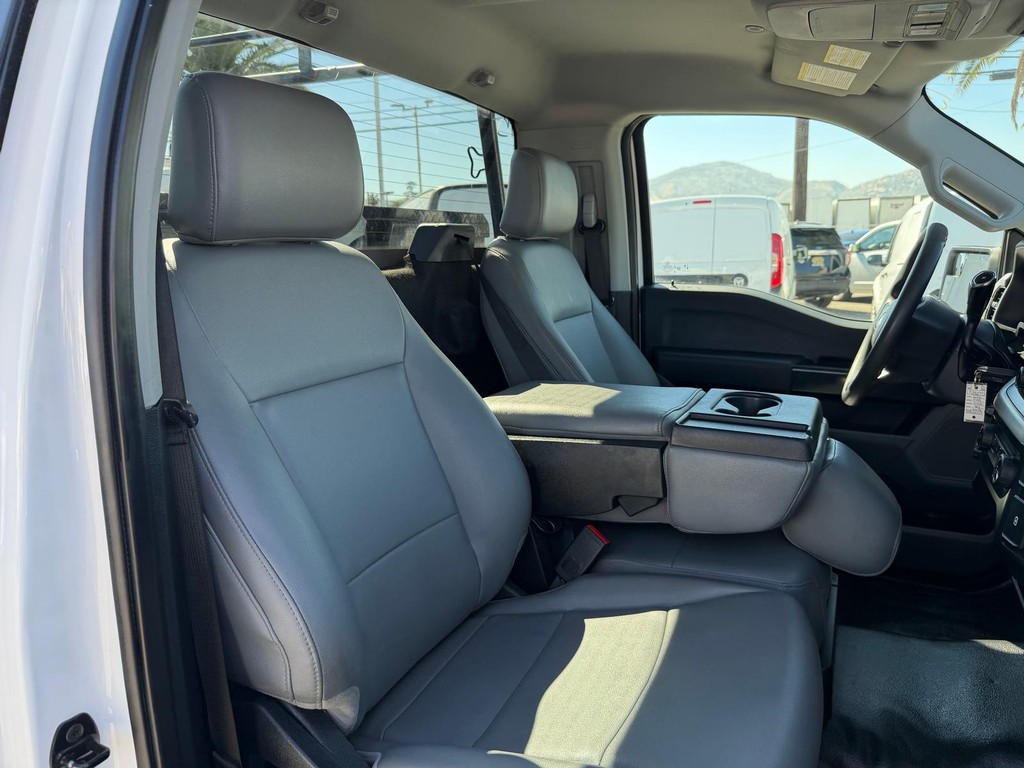 Ford F-150 Vehicle Full-screen Gallery Image 22