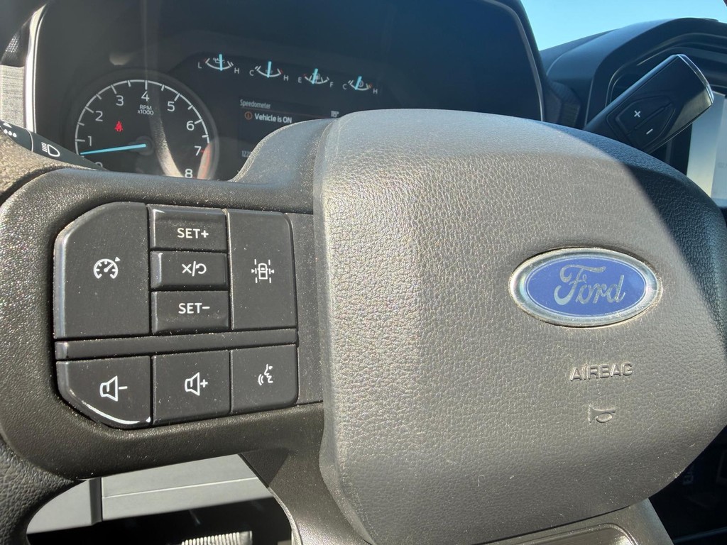 Ford F-150 Vehicle Full-screen Gallery Image 26