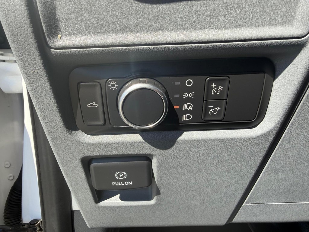 Ford F-150 Vehicle Full-screen Gallery Image 30