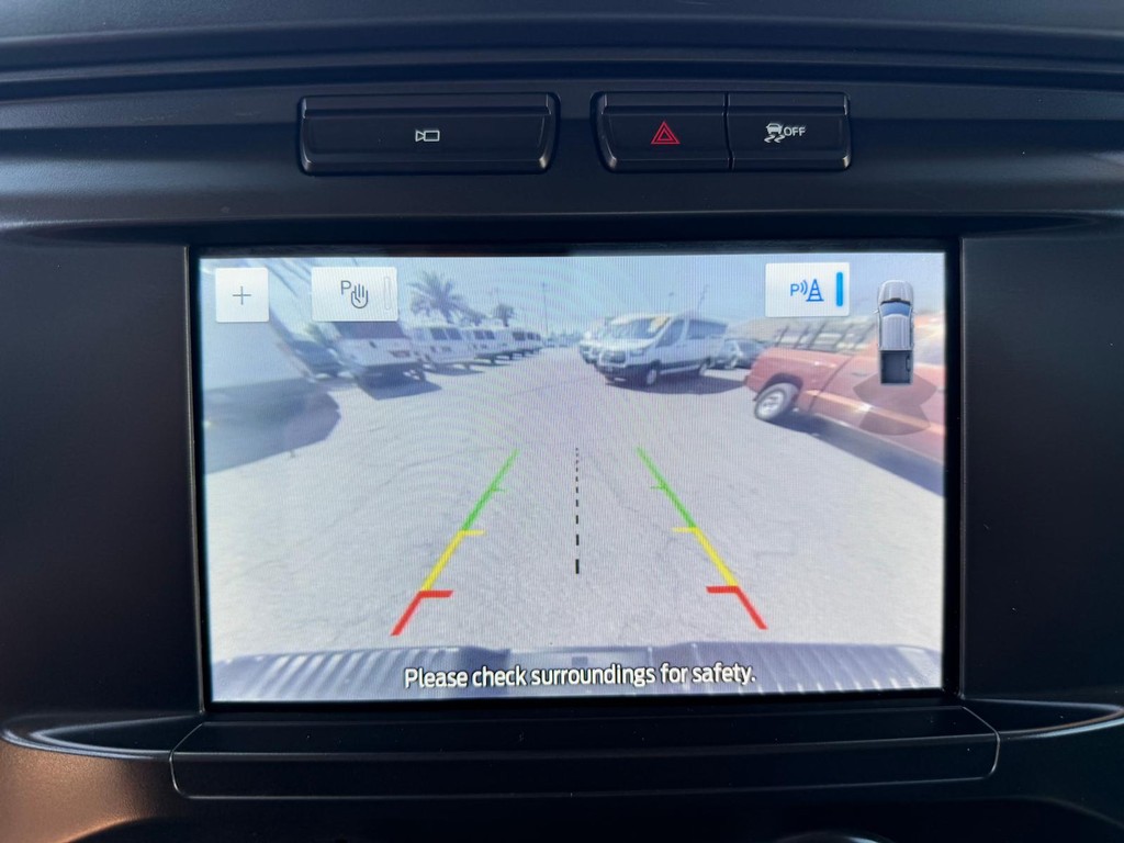 Ford F-150 Vehicle Full-screen Gallery Image 32