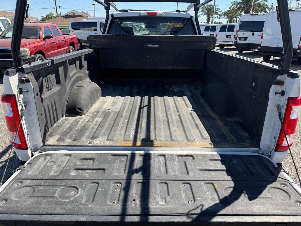 Ford F-150 Vehicle Full-screen Gallery Image 34