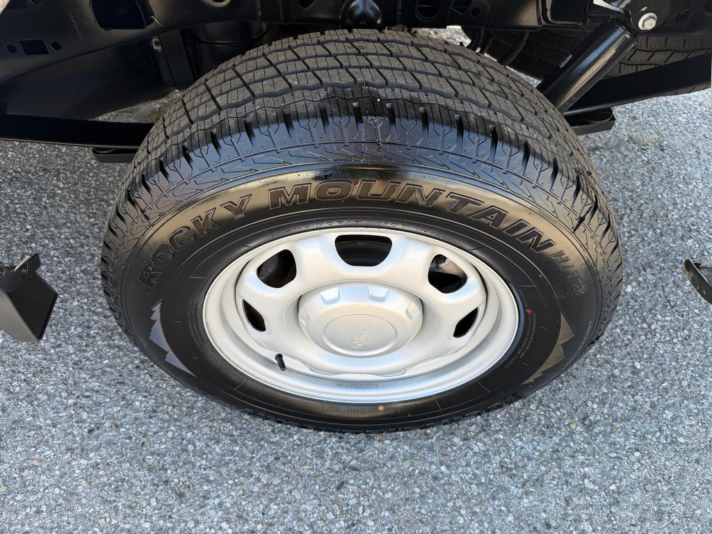 Ford F-150 Vehicle Full-screen Gallery Image 38