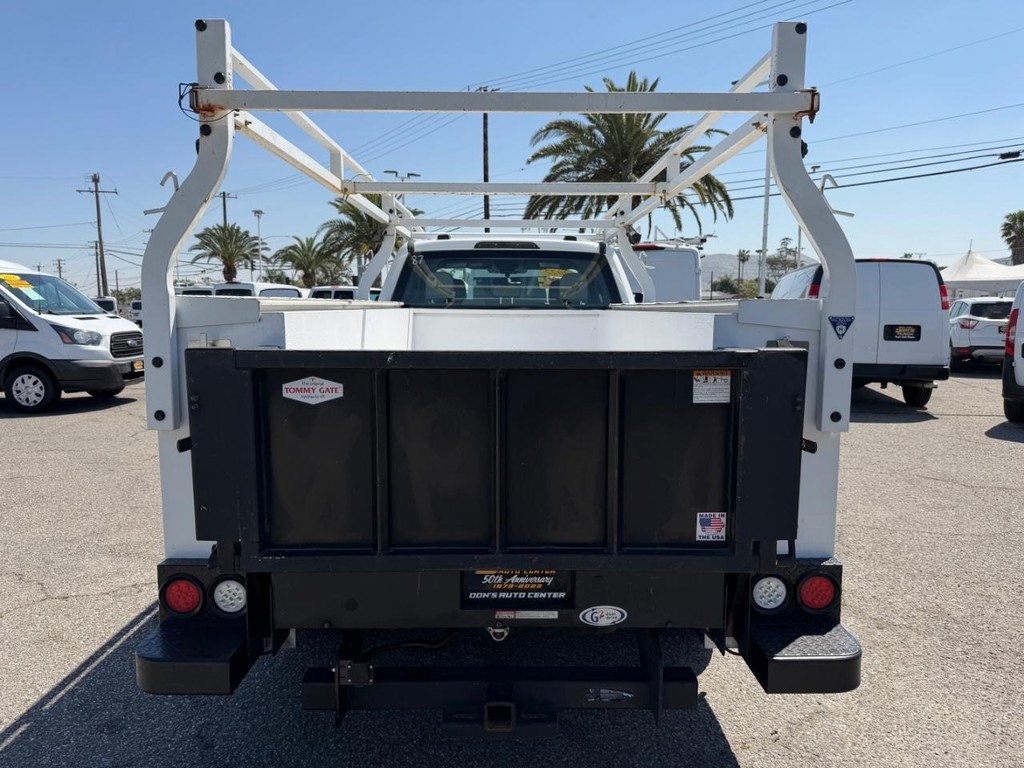 Ford F-350 Vehicle Full-screen Gallery Image 08