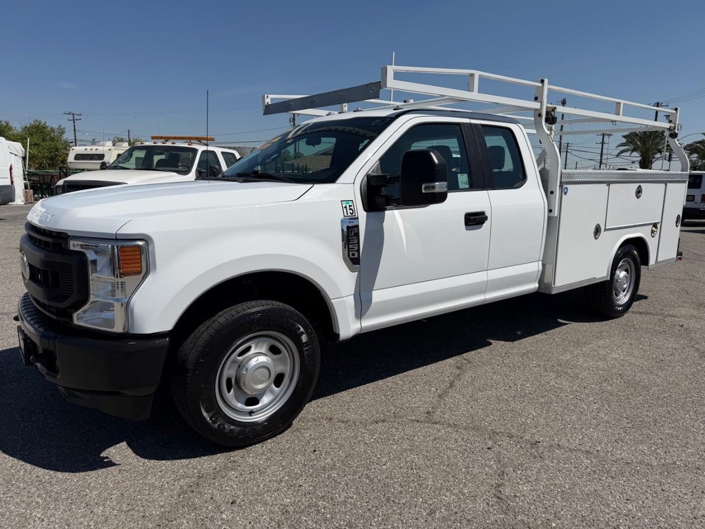 Ford F-350 Vehicle Full-screen Gallery Image 12